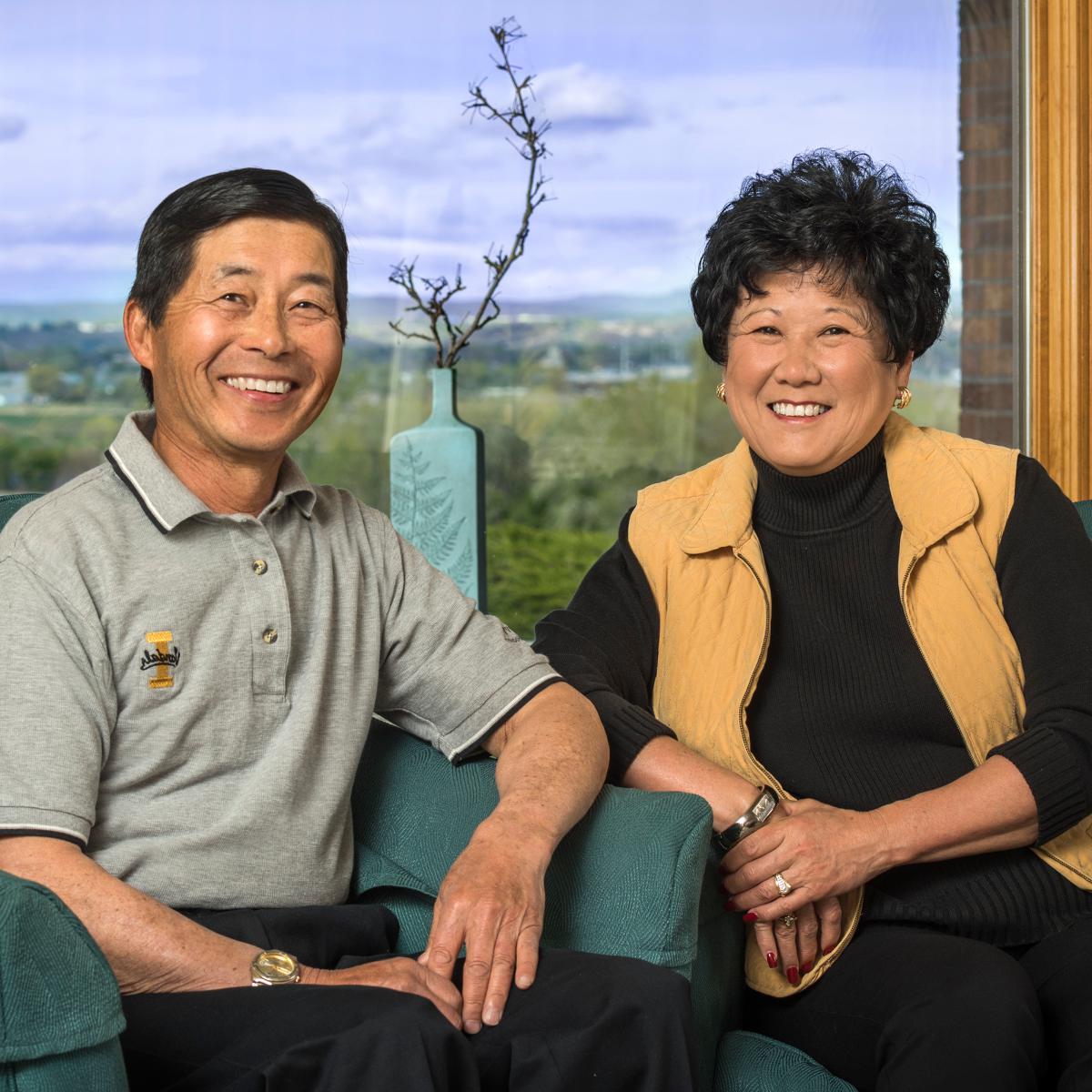 丹尼斯 ’70 and Debra (Murata) Ujiiye ’73, University of 爱达荷州 alumni.